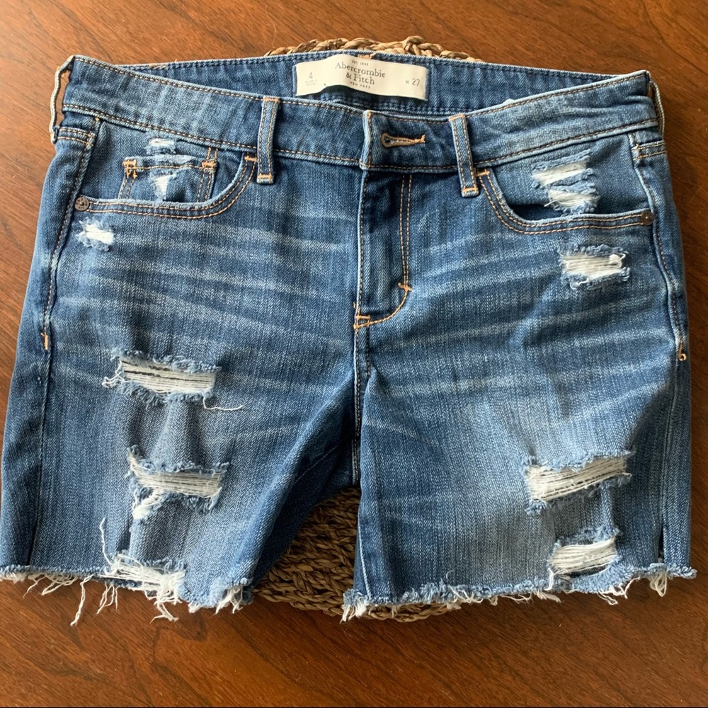 Abercrombie & Fitch Midi Distressed w/ Raw Hem